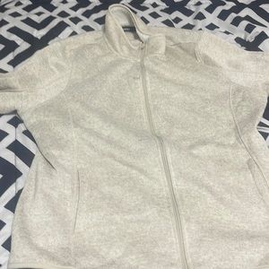 Oversized collar furry jacket.